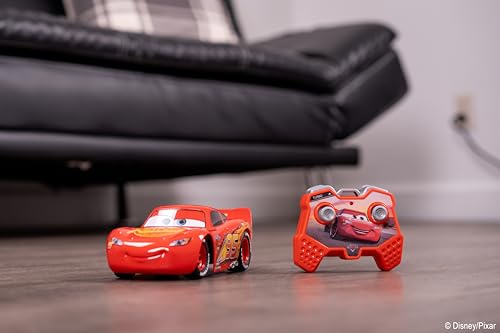 Jada Toys Pixar Cars 1:24 Lightning McQueen RC Remote Control Car 2.4 GHz Red Toys for Kids