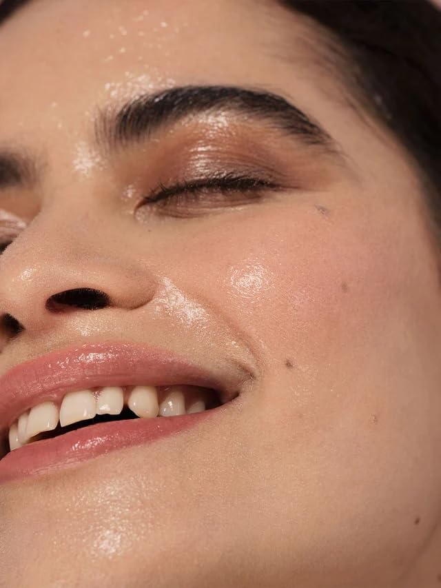 ILIA Blue Light Face Mist, Travel Size 0.47 fl oz – 3-in-1 Hydrate, Defend & Set Makeup, Weightless, Non-Sticky, Vegan & Clean