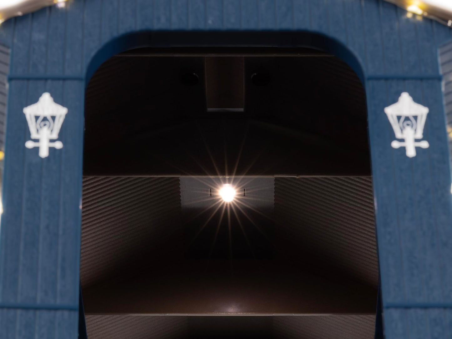 Lionel Thomas Kinkade Christmas Plug Expand Play O Gauge Model Train Covered Bridge