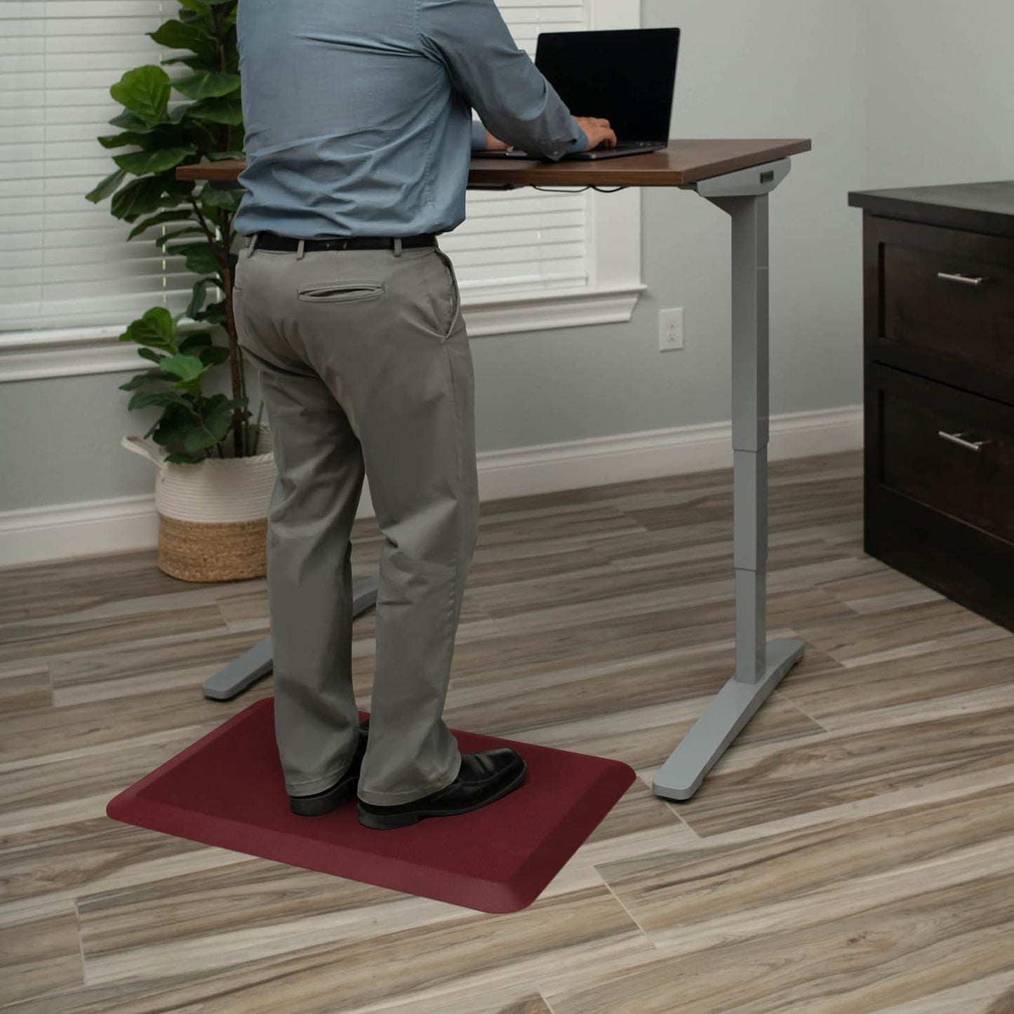 NewLife by GelPro Anti-Fatigue Designer Comfort Kitchen Floor Mat, 20" x32”, Leather Grain Cranberry