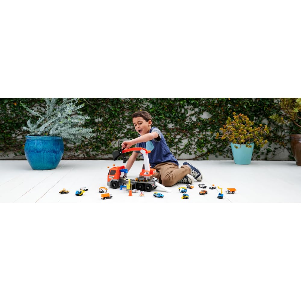 Matchbox Cars Playset, Action Drivers Transforming Excavator, Large Toy Truck, 1:64 Scale Construction Vehicle & 4 Accessories