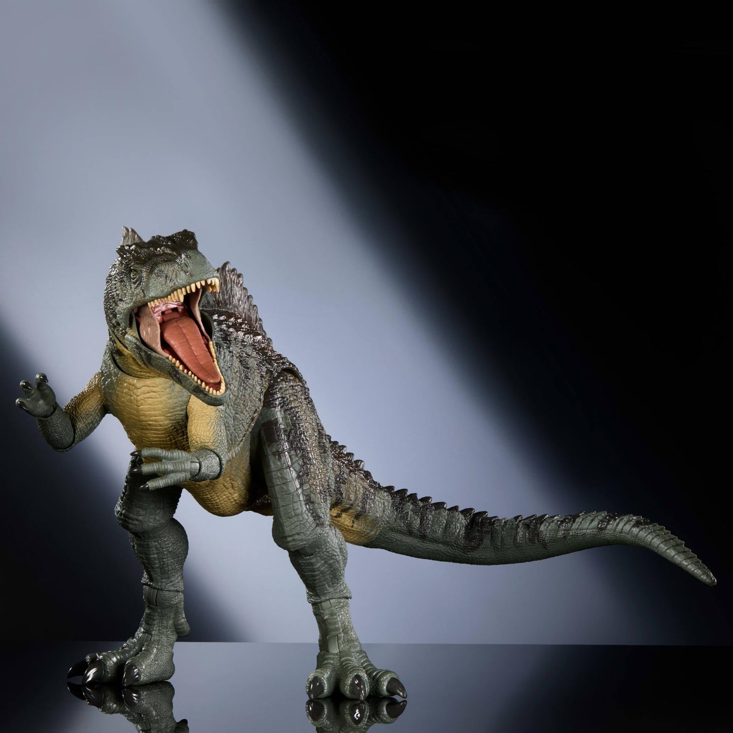 Mattel Jurassic World Dominion Hammond Collection Giganotosaurus Dinosaur Figure, 21 Articulations, Glass Eyes, Wired Tail & Posable Tongue