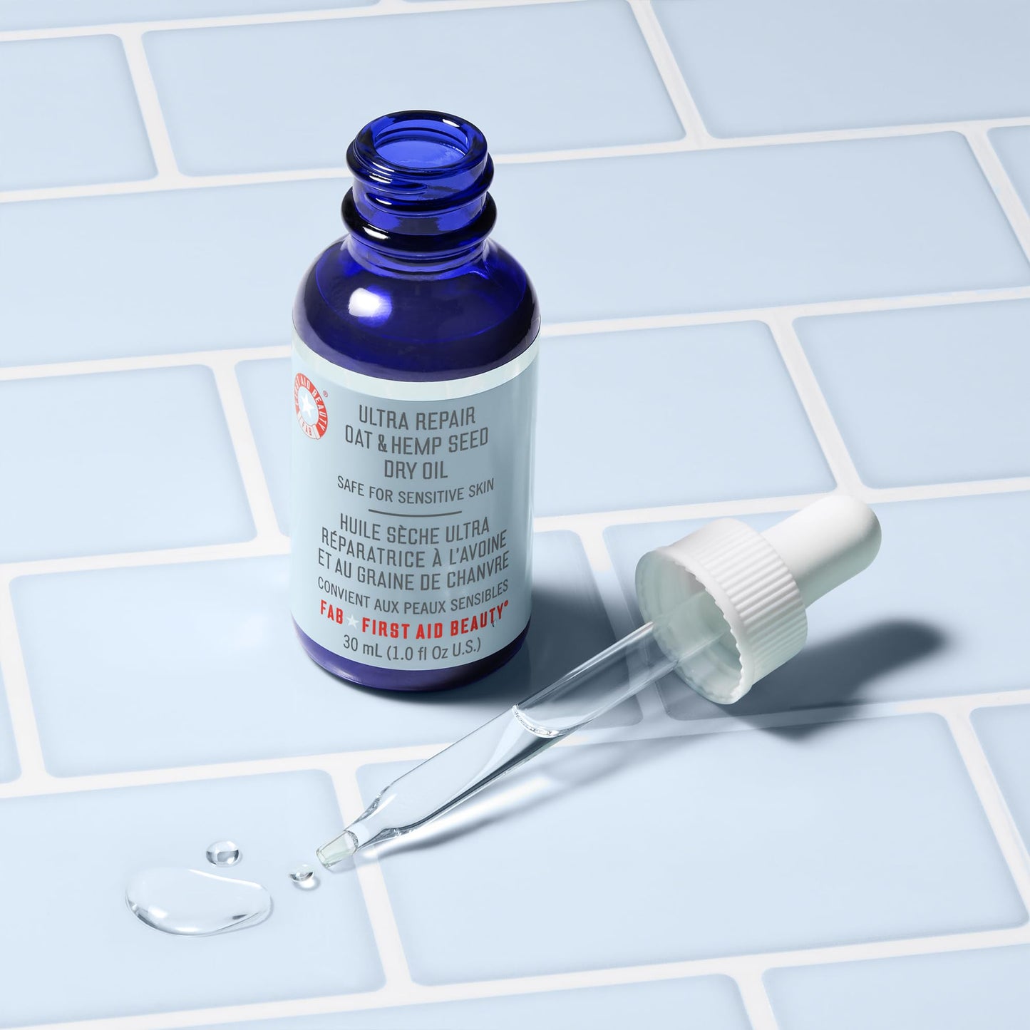 First Aid Beauty Ultra Repair Facial Oil – Hydrating Oat & Hemp Seed Oil with Arnica, Colloidal Oatmeal for Redness Relief, 1 oz