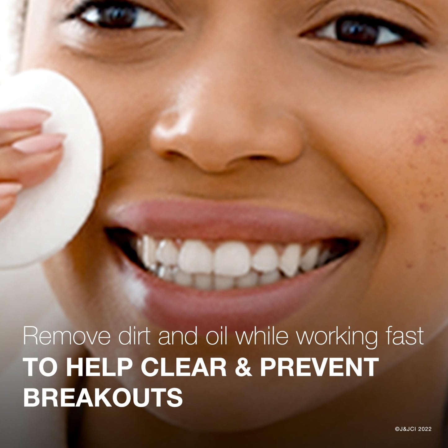 Neutrogena Rapid Clear Acne Face Pads with 2% Salicylic Acid – Maximum Strength, Oil-Free Cleansing Pads for Acne-Prone Skin, 3-Pack