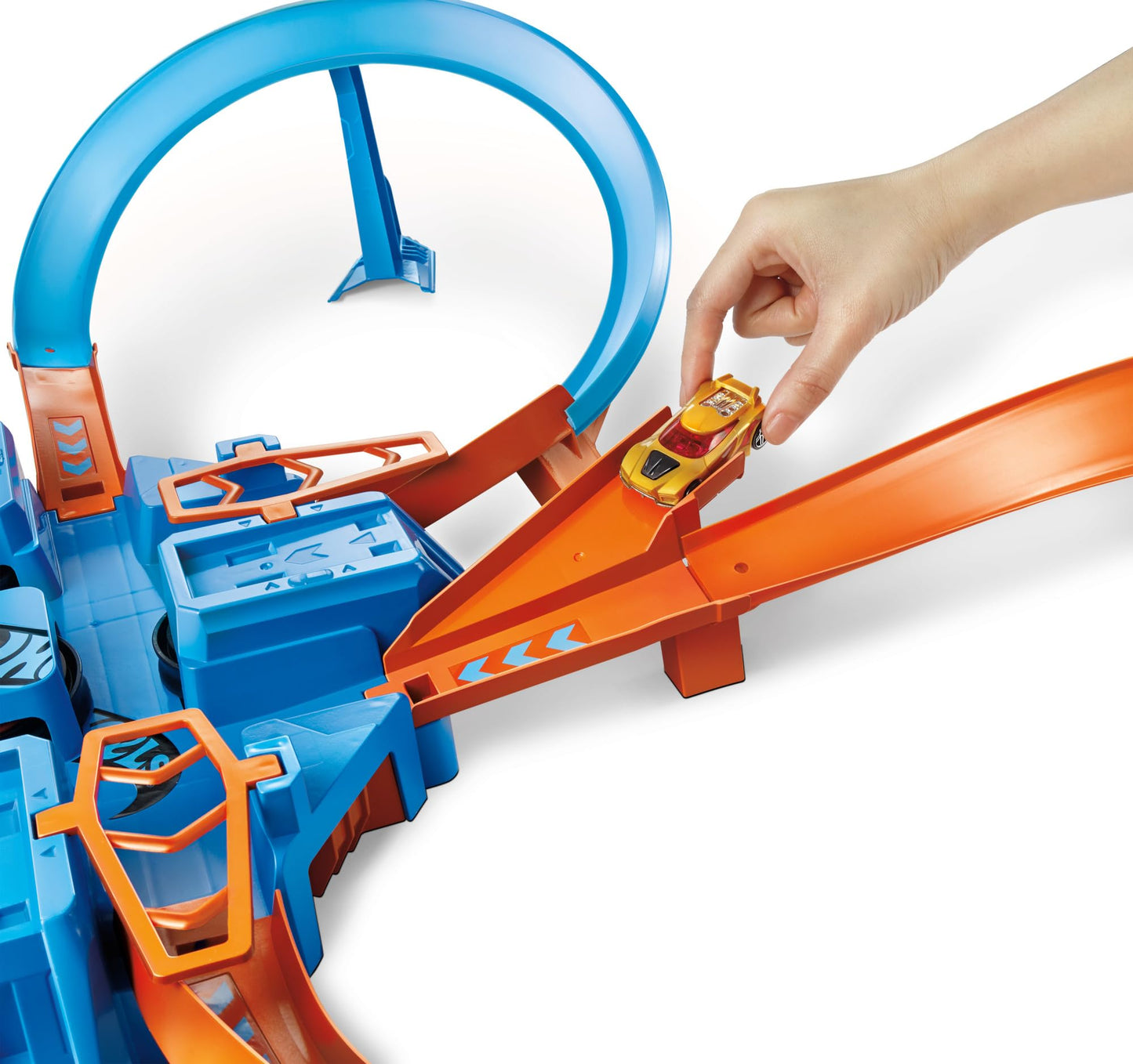 Hot Wheels Track Set with 1:64 Scale Toy Car, 4 Intersections for Crashing, Powered by a Motorized Booster, Criss-Cross Crash Track (Amazon Exclusive)