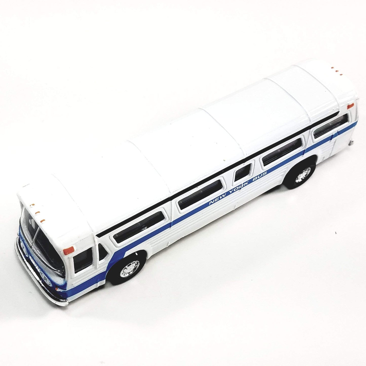 Showcast Classic New York City Central Station White Passenger Bus 6 Diecast Commercial Vehicle, Small