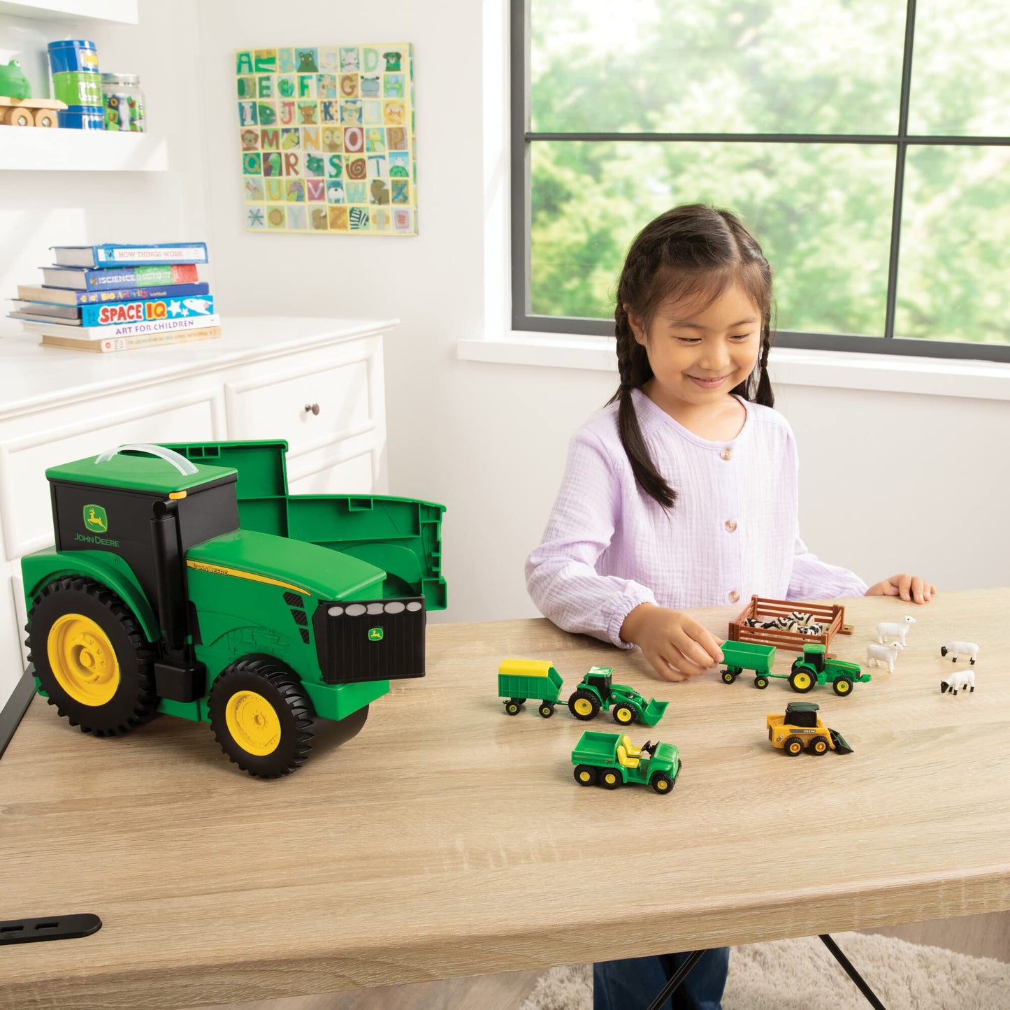 TOMY John Deere Tractor Toy Set with Portable Tractor Case, 18 Farm Vehicles, 10 Compartments, Preschool Farm Toys for Ages 3+