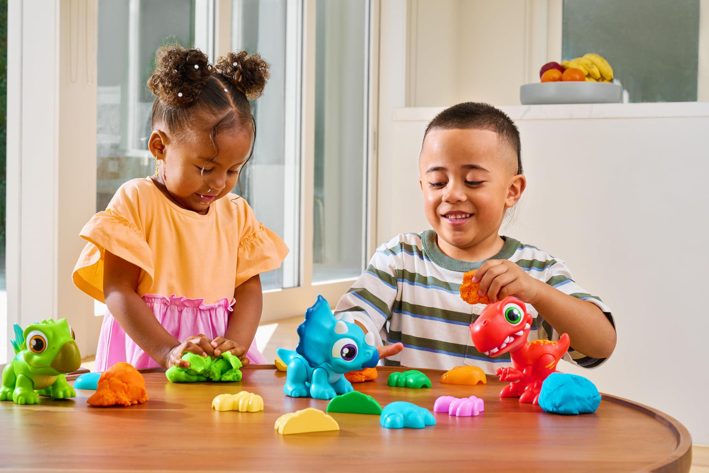 Smashers Junior Dino Dig Small Egg (Triceratops) by ZURU 12+ Surprises Compounds Mold Dinosaur Preschool Toys Build Construct Sensory Play - 3 Years +