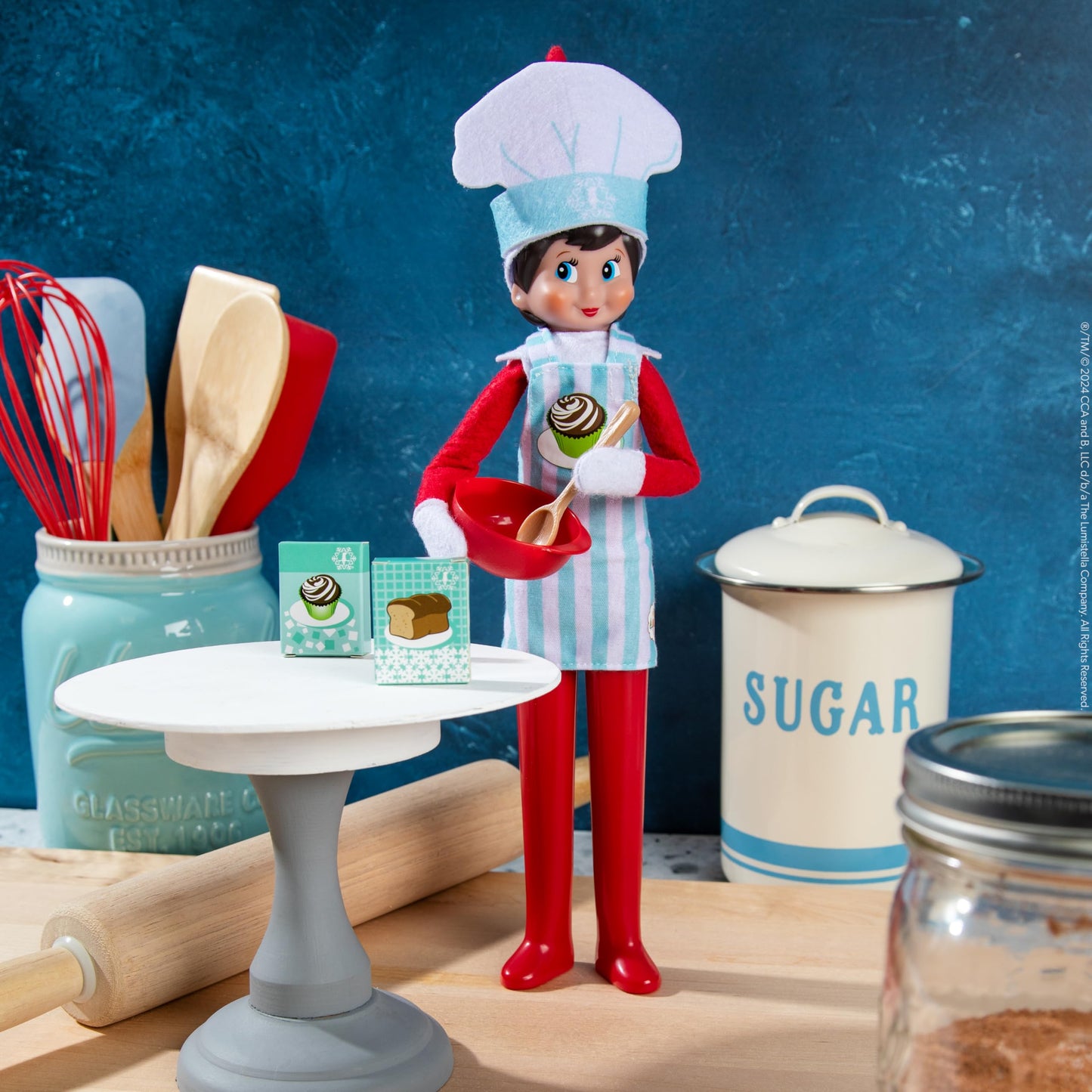 The Elf on the Shelf MagiFreez Christmas Chef Set for Scout Elf – Elf-Sized Hat, Apron, Standing Pants, Bowl, Spoon & Baking Boxes