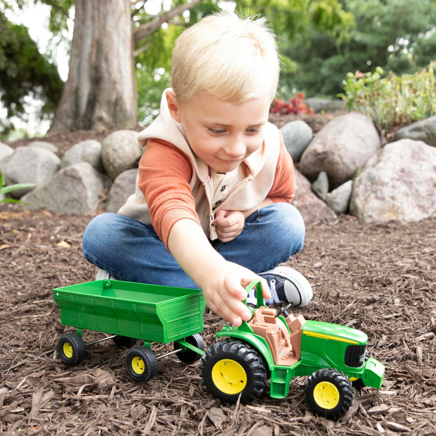 TOMY John Deere Kids Tractor Toy with Flarebox Wagon Set - 8 Inches - John Deere Tractor Toys for Kids - Toddler Toys Ages 3 and Up