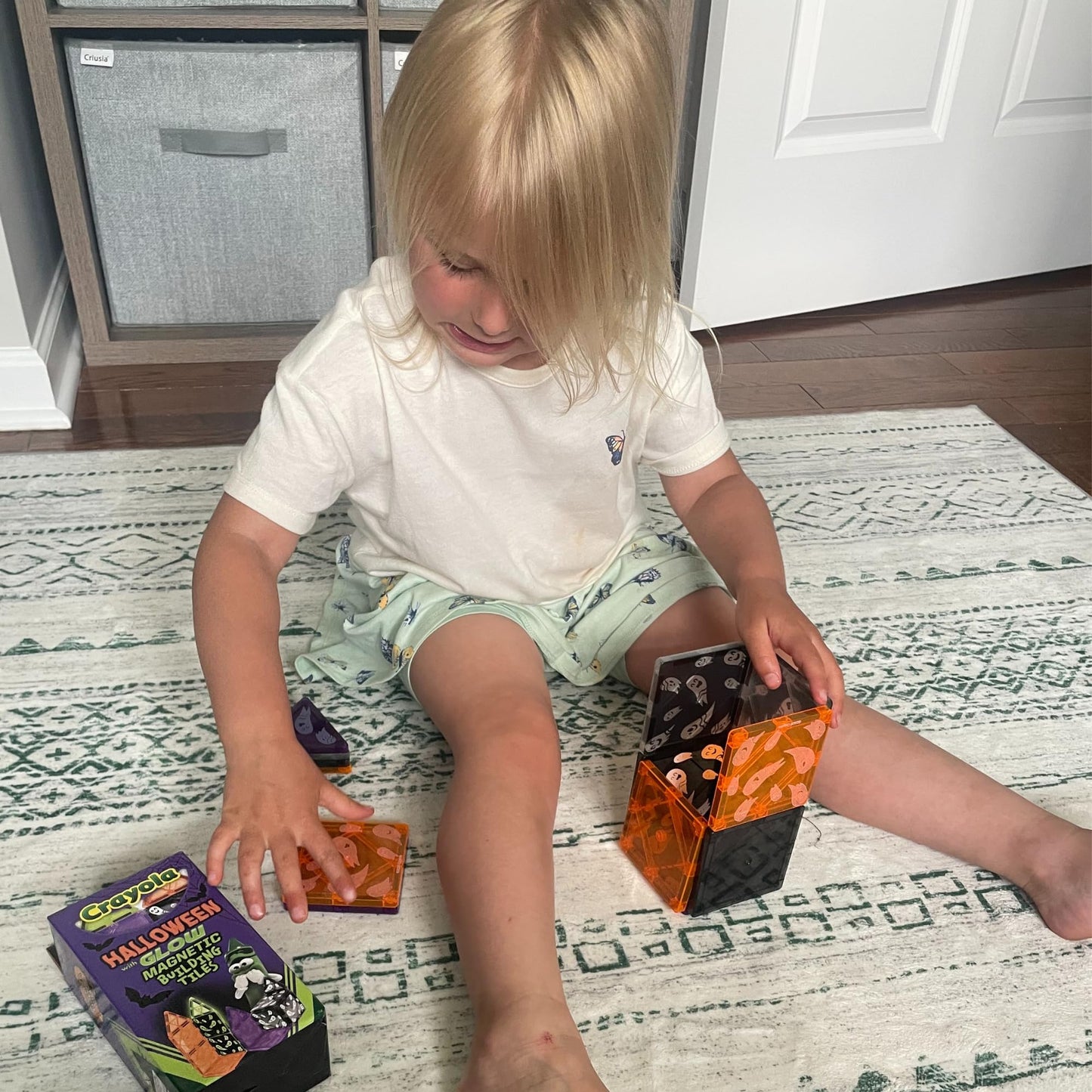 CreateOn Crayola Halloween Glow in The Dark Magnetic Tiles Set, Building Set for Kids, STEM Toys for Boys and Girls Ages 3 and Up, 14-Piece Set