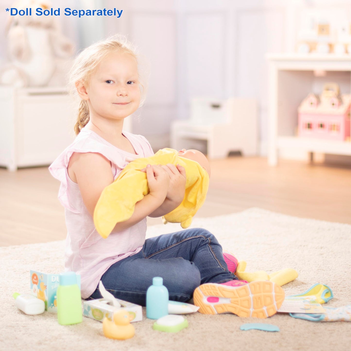 Melissa & Doug Mine to Love Changing & Bathtime Play Set for Dolls – Diapers, Pretend Shampoo,Wipes, Towel, More (19 pcs)