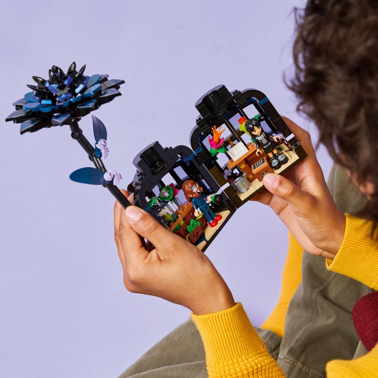 LEGO Wednesday Black Dahlia Flower Set - Building Toy for Kids 9+ with Wednesday & Professor Minidolls, Pretend Play Gift 76784