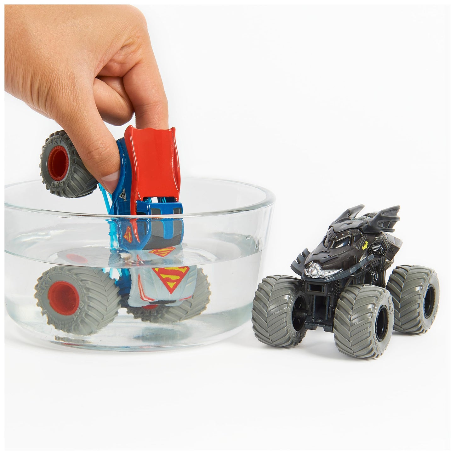 Monster Jam, Official Batman Vs. Superman Color-Changing Die-Cast Monster Trucks, 1:64 Scale