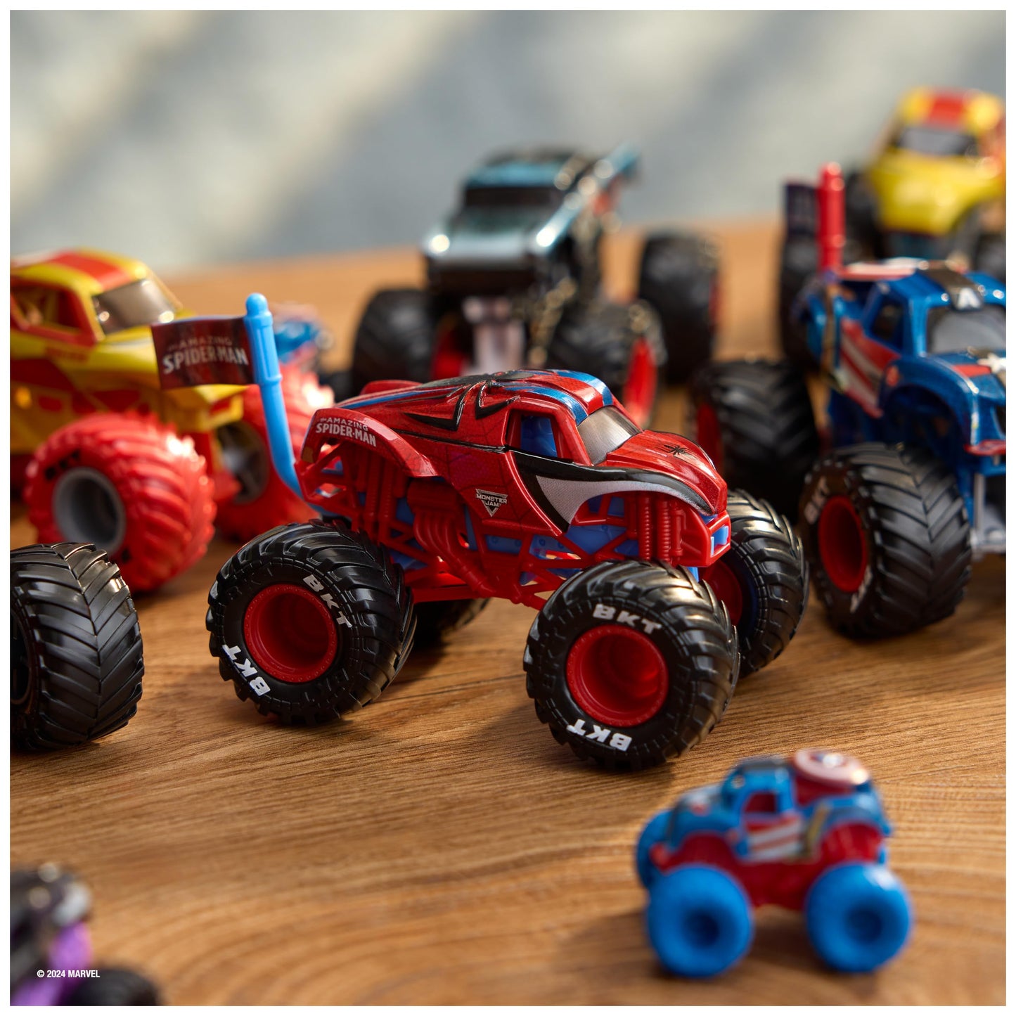 Monster Jam, Marvel Official Spider-Man Monster Truck, Die-Cast Vehicle, 1:64 Scale, Super Hero Kids Toys for Boys Ages 3 and up