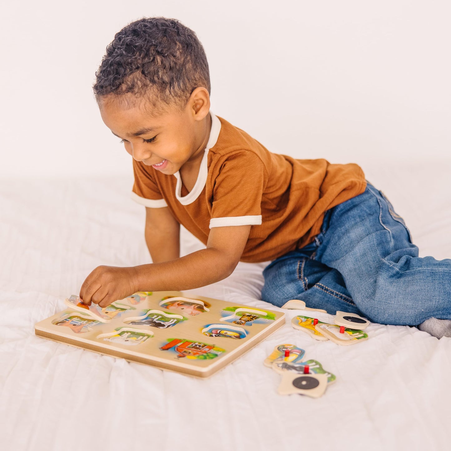 Melissa & Doug Farm Sound Puzzle - Wooden Peg Puzzle with Sound Effects (8 pcs)