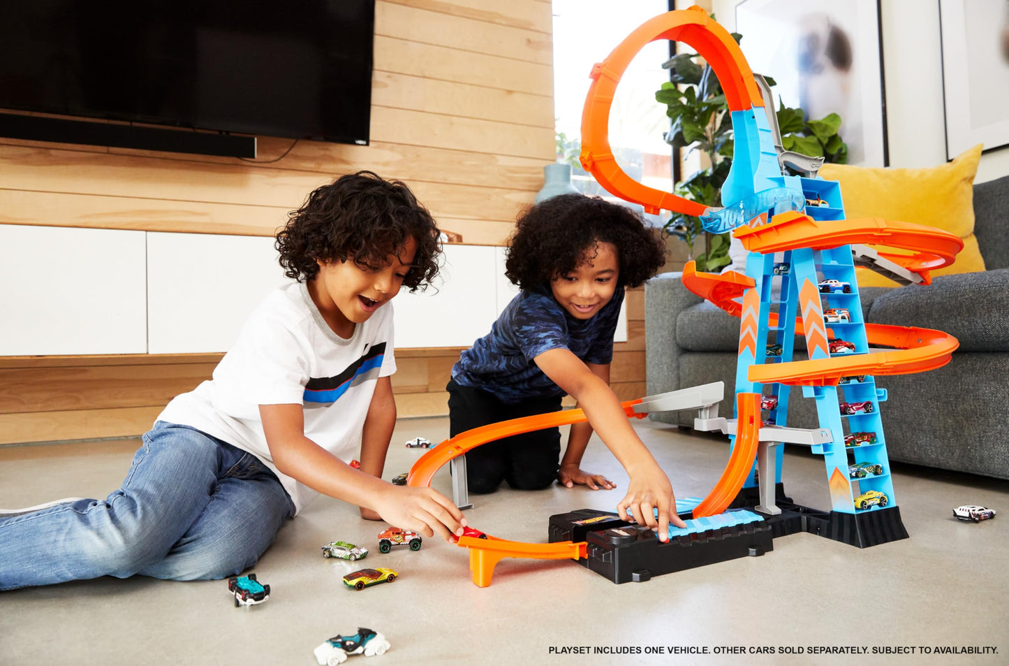 Hot Wheels Sky Crash Tower Track Set with Motorized Booster, 2.5+ ft High, Includes 1 Car, Race Multiple Vehicles, Kids Toy Ages 5+