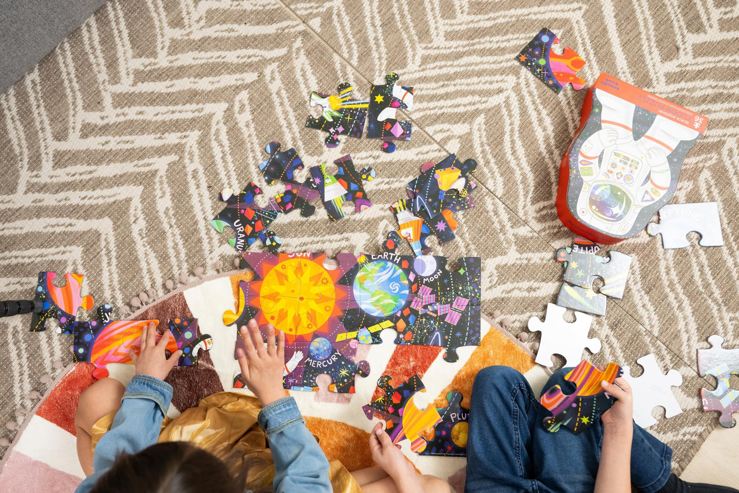 36-pc Shaped Box Puzzle/Haunted House