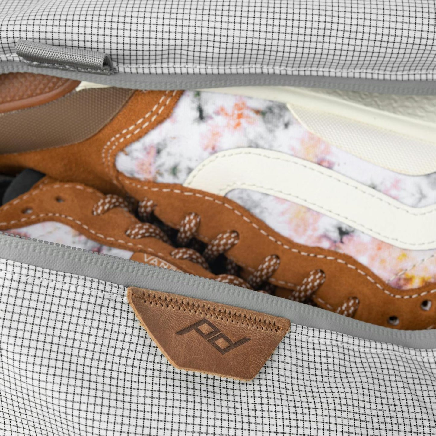 Peak Design Shoe Pouch – Ultralight, Weatherproof Travel Organizer for 1–2 Pairs, Packs Into Itself, Fits Peak Design Bags