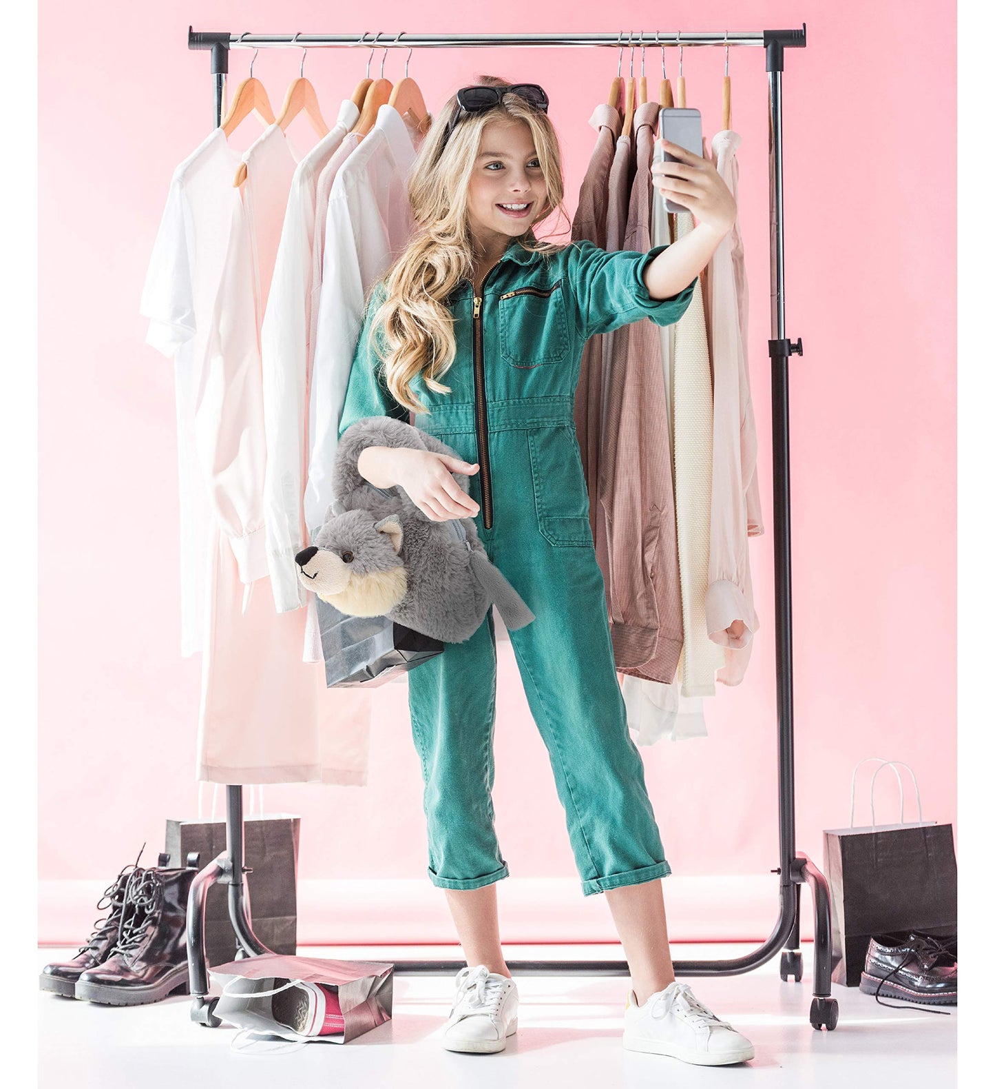 DolliBu Gray Wolf Plush Handbag – Soft Stuffed Animal Purse for Kids, Cute Toy Hand Bag for Pretend Play, Dress Up & Accessories