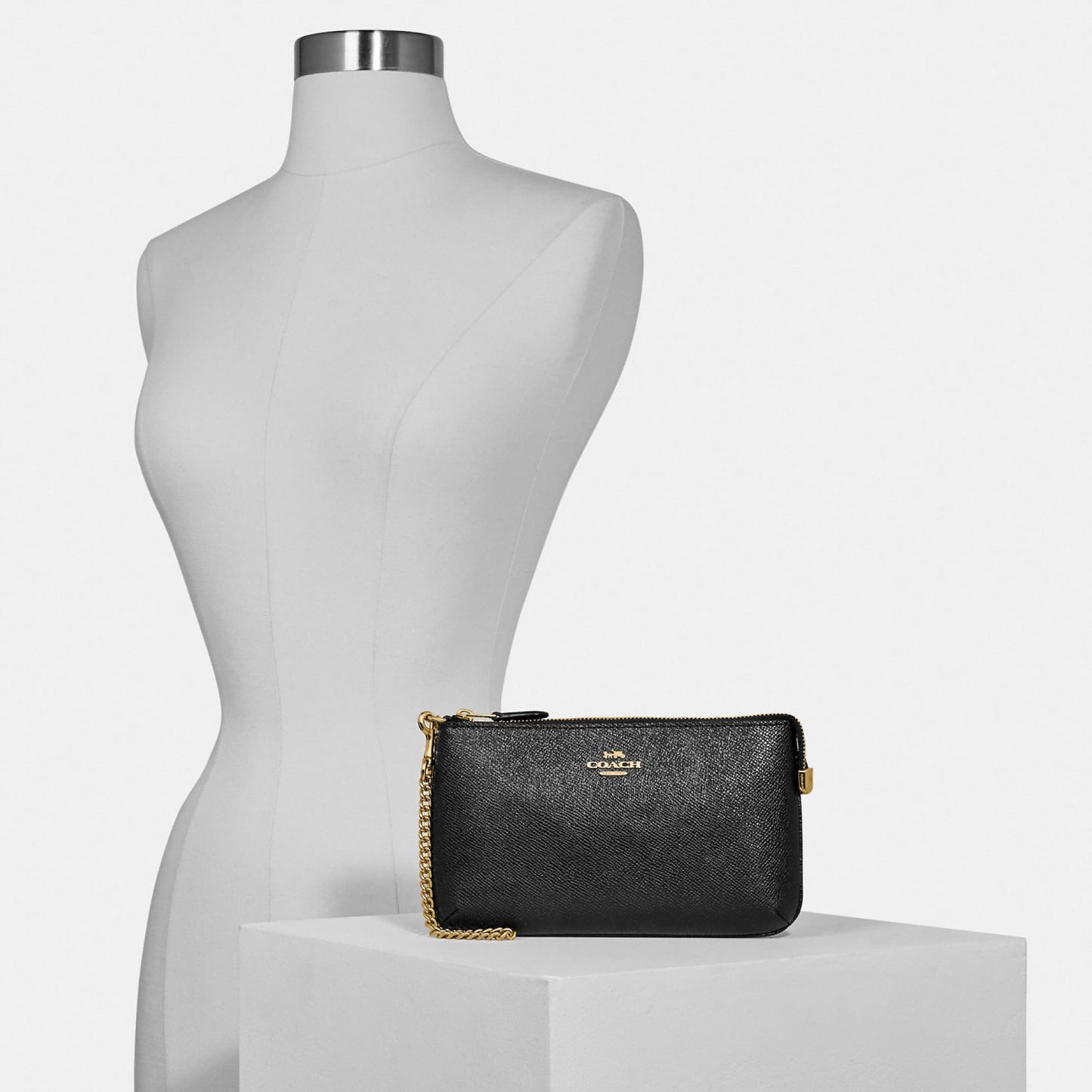 Coach Crossgrain Leather Wristlet w Chain