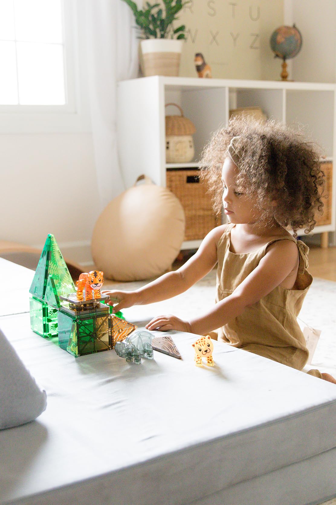 MAGNA-TILES Jungle Animals 25-Piece Magnetic Construction Set, The ORIGINAL Magnetic Building Brand