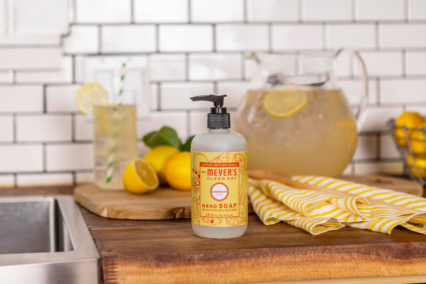 Mrs. Meyer’s Clean Day Liquid Hand Soap – Biodegradable, Cruelty-Free Formula with Essential Oils, Limited Edition Lemonade Scent, 12.5 oz