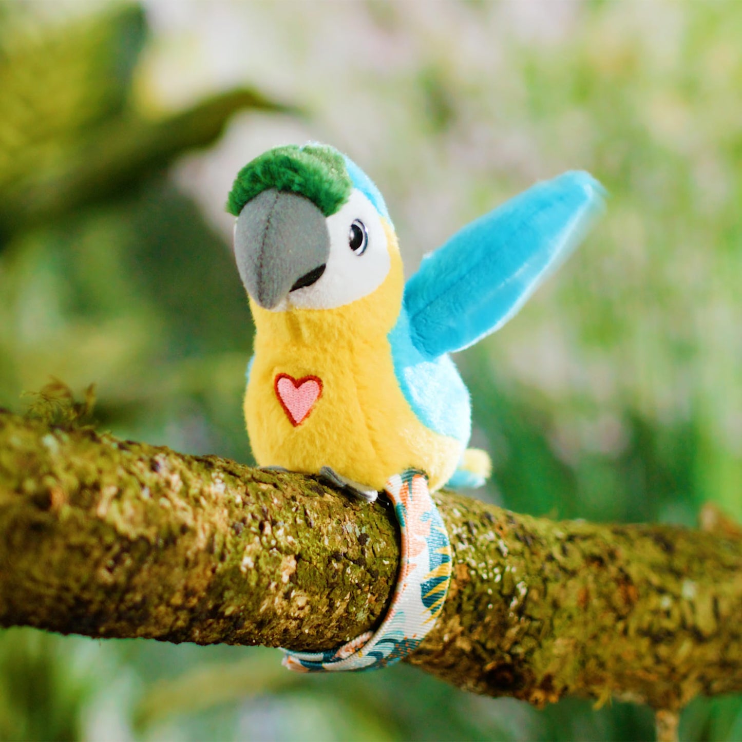 Happy Yappers: Birds 2 Pack - Cokatoo & Blue Parrot - Slap Bracelet Interactive Plush Toy Birds, They Chat-Sing-Mimic Each Other, Flap Wings, Kids 3+