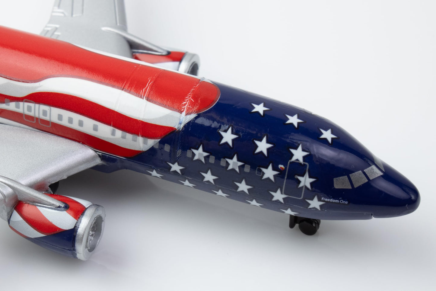 Daron Southwest Freedom One Livery Die-Cast Metal Airplane with Plastic Parts