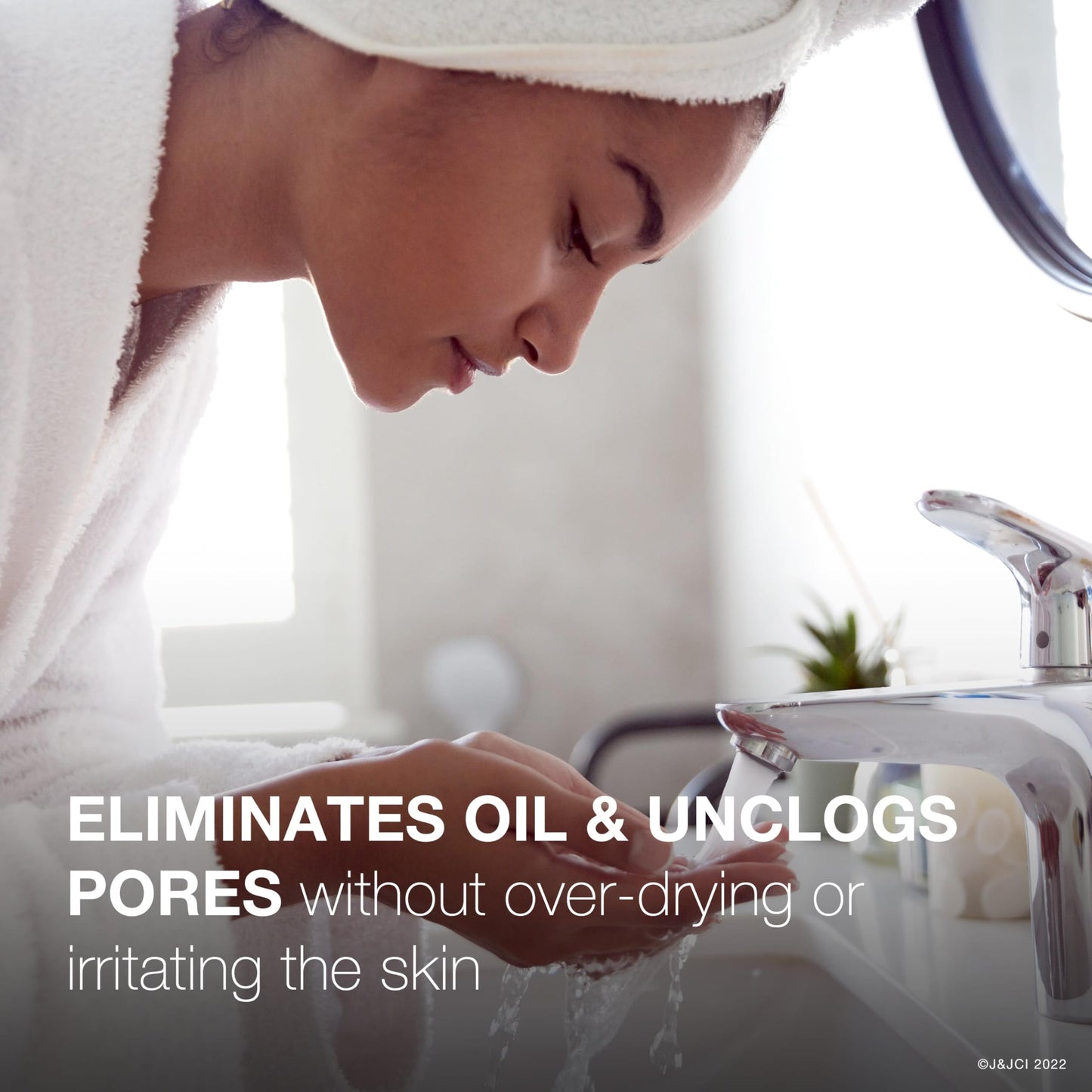 Neutrogena Oil-Free Acne Wash with Salicylic Acid, Acne Fighting Facial Cleanser, Non-Comedogenic, Residue-Free, 9.1 fl oz, 3 Pack