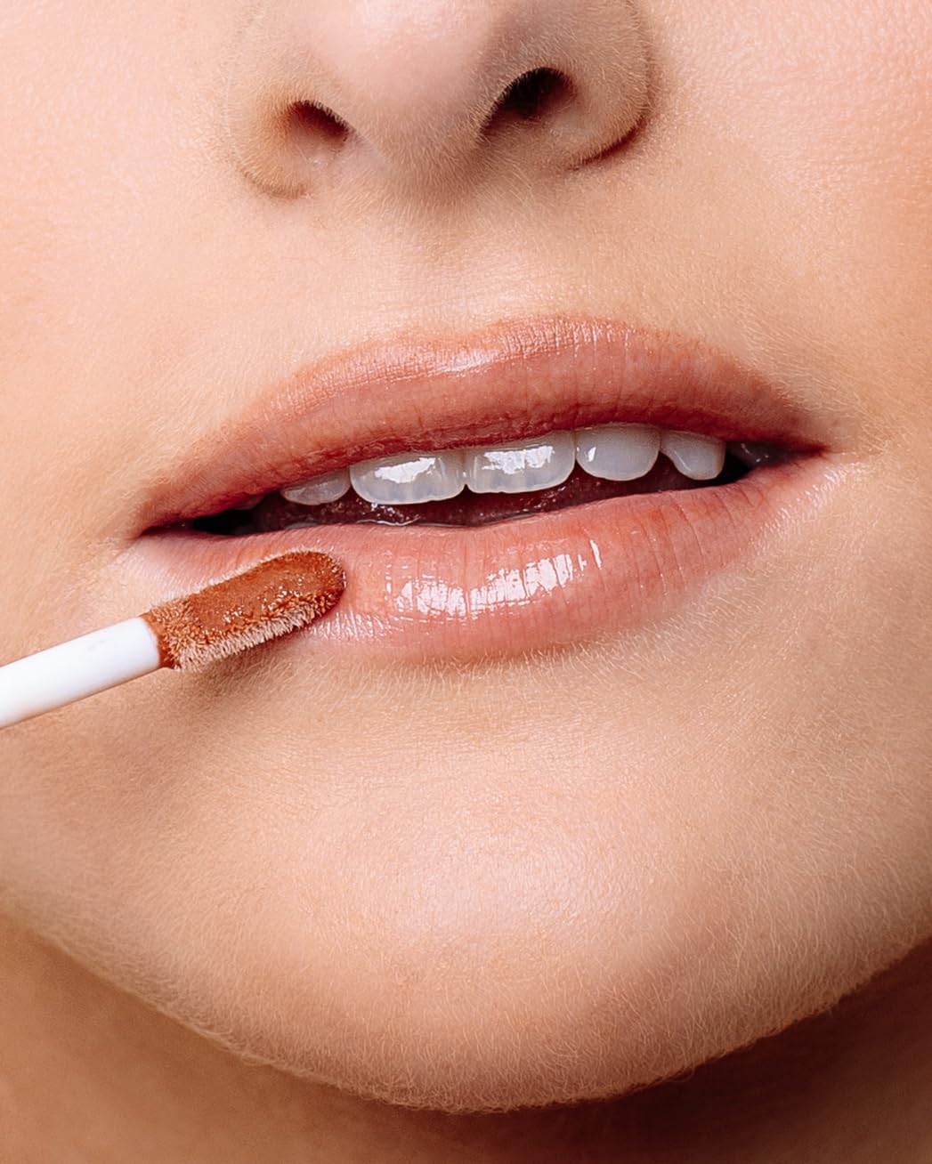 Naked Sundays SPF50 Glow & Go Lip Oil: Lip Oil with SPF, Moisturizes and Protects Lips, 4.5ml in Coconut