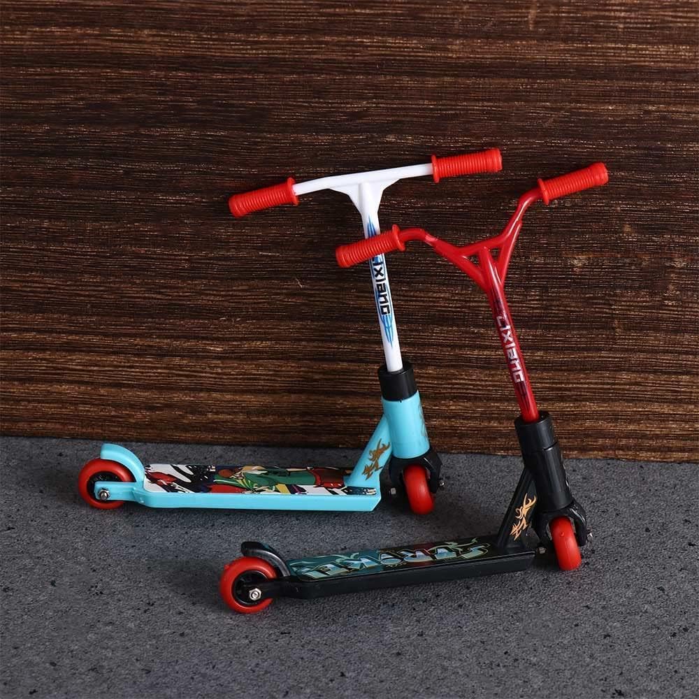 2Pcs Mini Finger Scooters - Tiny 2-Wheel Trick Toys for Parties, Finger Training, Magic Kits, Juggling Sets & Birthday Gifts