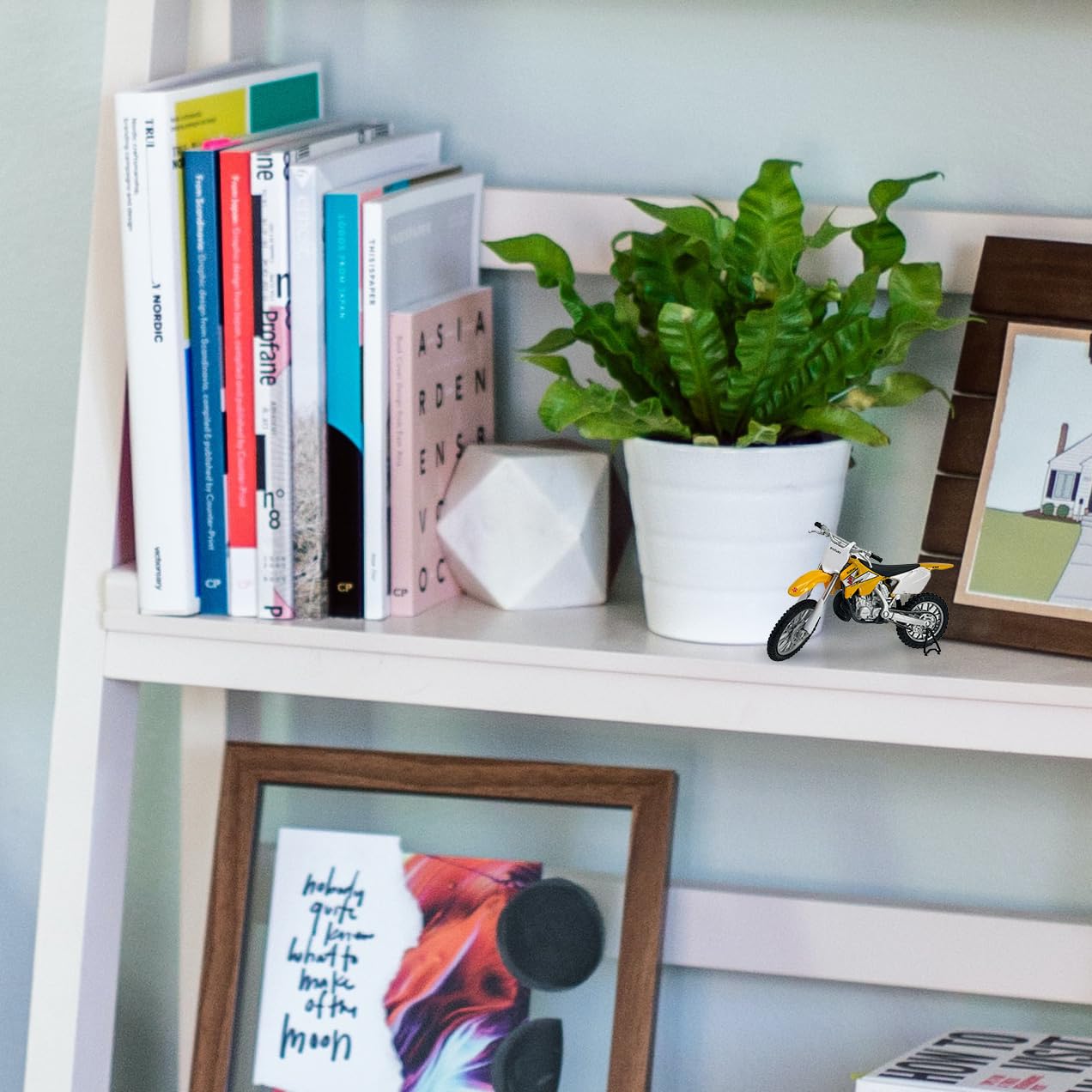 Welly Die Cast Motorcycle Yellow Suzuki RM250, 1:18 Scale, Collectible Model Dirt Bike