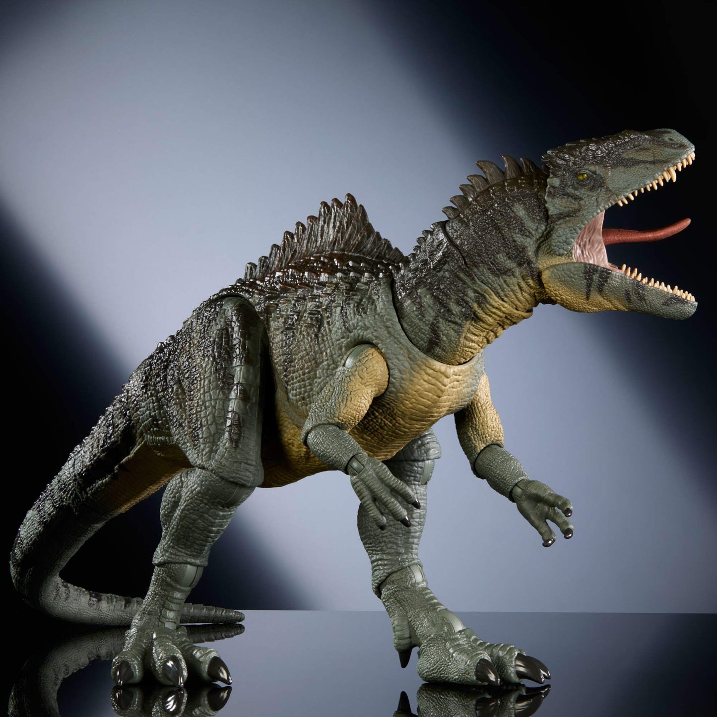 Mattel Jurassic World Dominion Hammond Collection Giganotosaurus Dinosaur Figure, 21 Articulations, Glass Eyes, Wired Tail & Posable Tongue