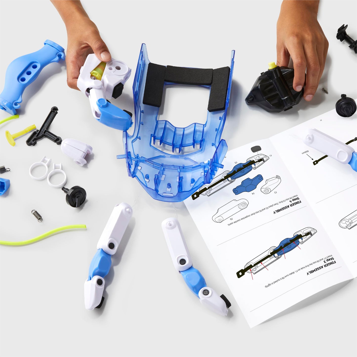 Discovery Bionic Hand Robotics Kit – 87-Piece DIY STEM Toy | Build Wearable Robotic Hand | Hydraulic Science & Engineering Kit Ages 8+