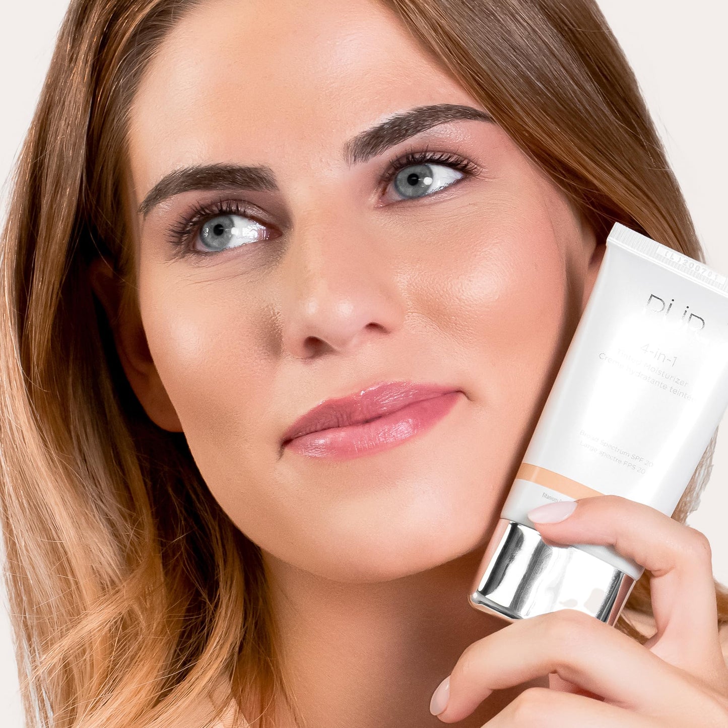 PÜR MINERALS 4-in-1 Tinted Moisturizer with SPF 20 - Hydrating Skin Tint Face Moisturizer, Primer & Foundation with Shea Butter, Aloe Vera & Vitamin B3 - Vegan Friendly, Paraben Free (Light)