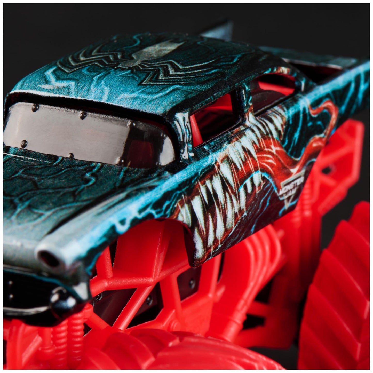 Monster Jam, Marvel Official Venom Monster Truck, Die-Cast Vehicle, 1:64 Scale, Super Hero Kids Toys for Boys Ages 3 and up