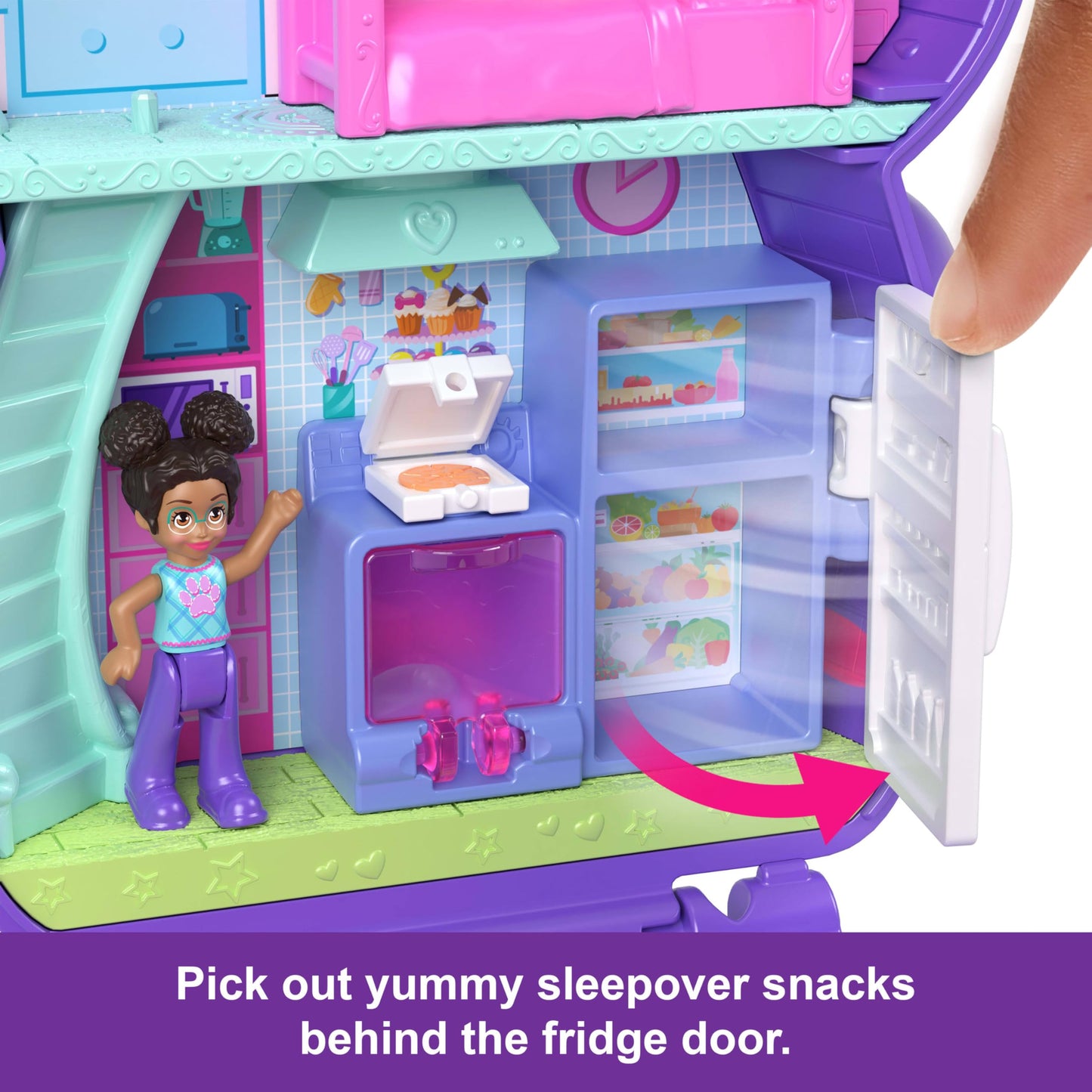 Polly Pocket Dolls and Playset, Sleepover Puppy Compact, Travel Toy with 1 Micro Doll, Pet Dogs, Food & Fashion Styling Accessories