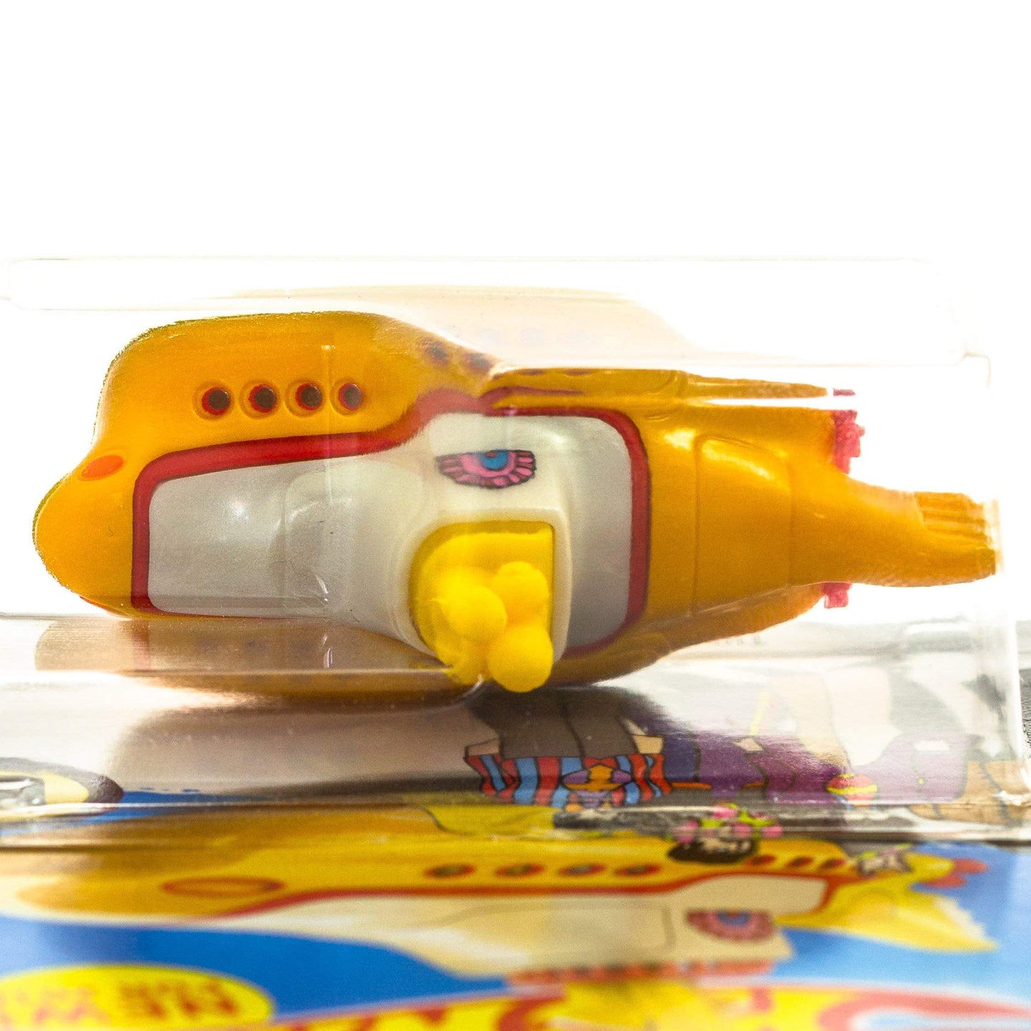 Hot Wheels 2016 HW Screen Time No. 225/250 1:64 Scaled The Beatles Yellow Submarine
