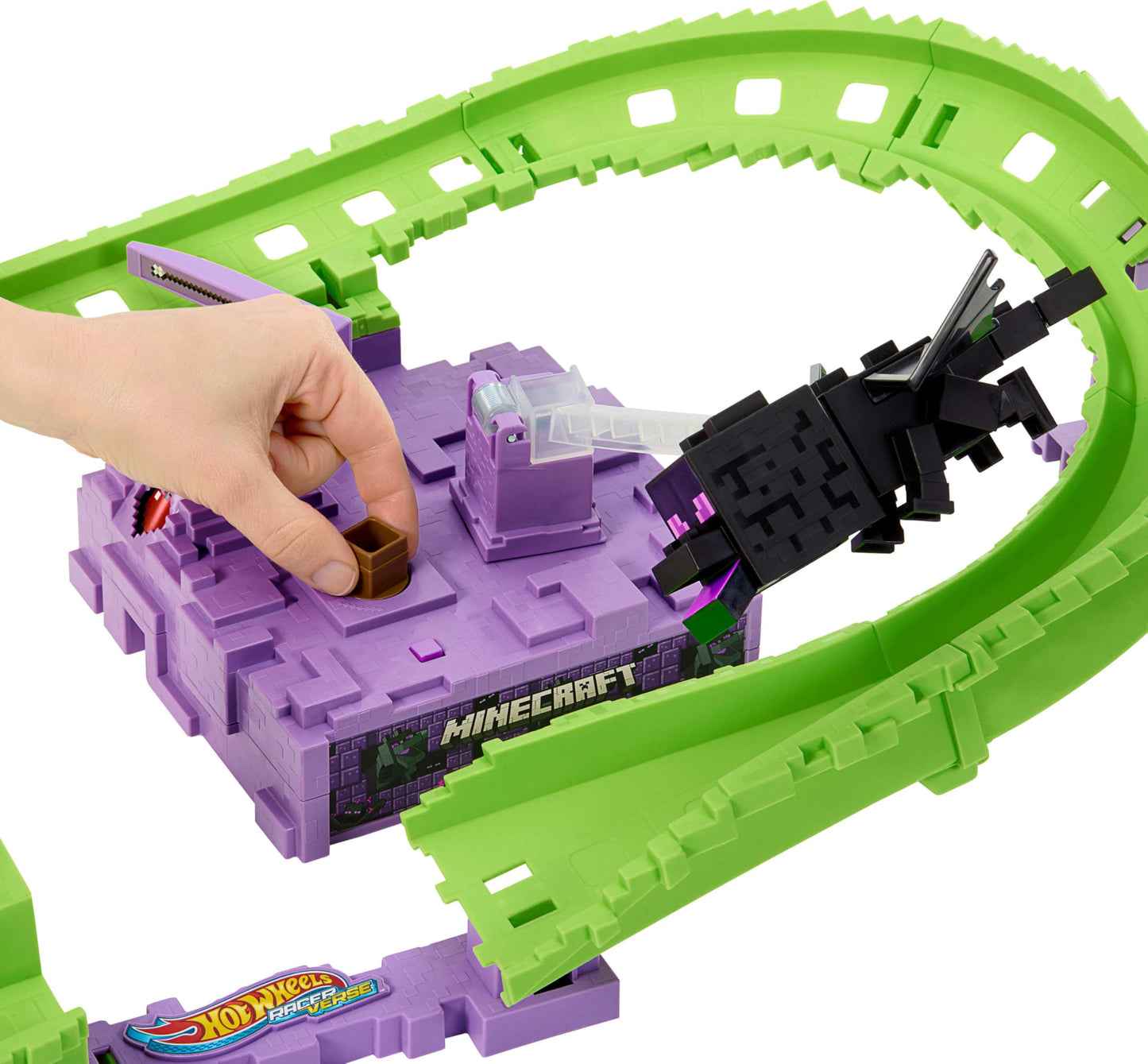 Hot Wheels Toy Car Track Set, RacerVerse Minecraft Playset & Die-Cast Diamond Armor Steve in Minecart Vehicle, Launch & Race to Defeat Ender Dragon