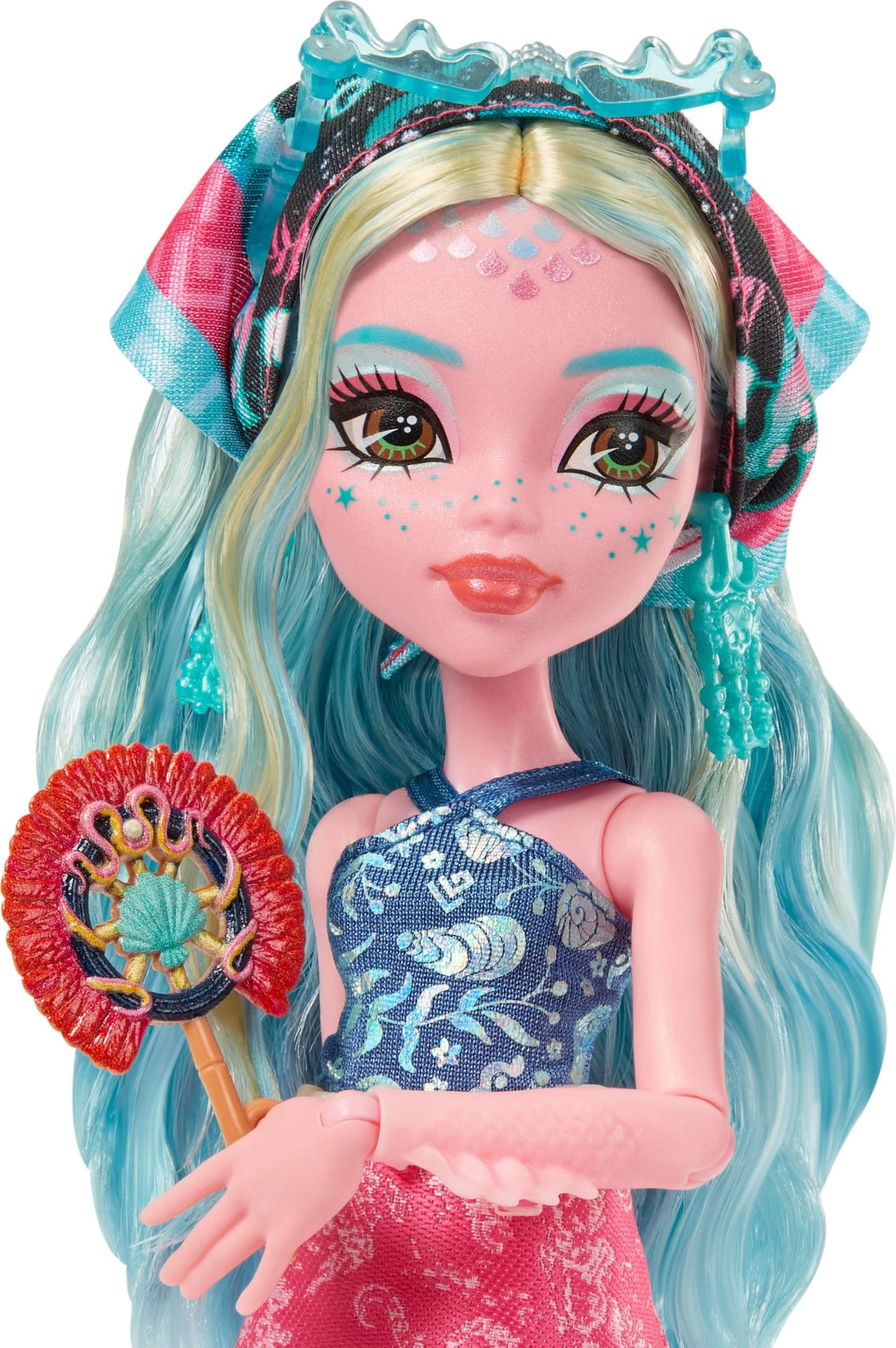 Monster High Skulltimate Secrets Lagoona Blue Doll and Accessories Set, Destination: Gore-geous Oasis with Suitcase and 19+ Surprises Like Clothes