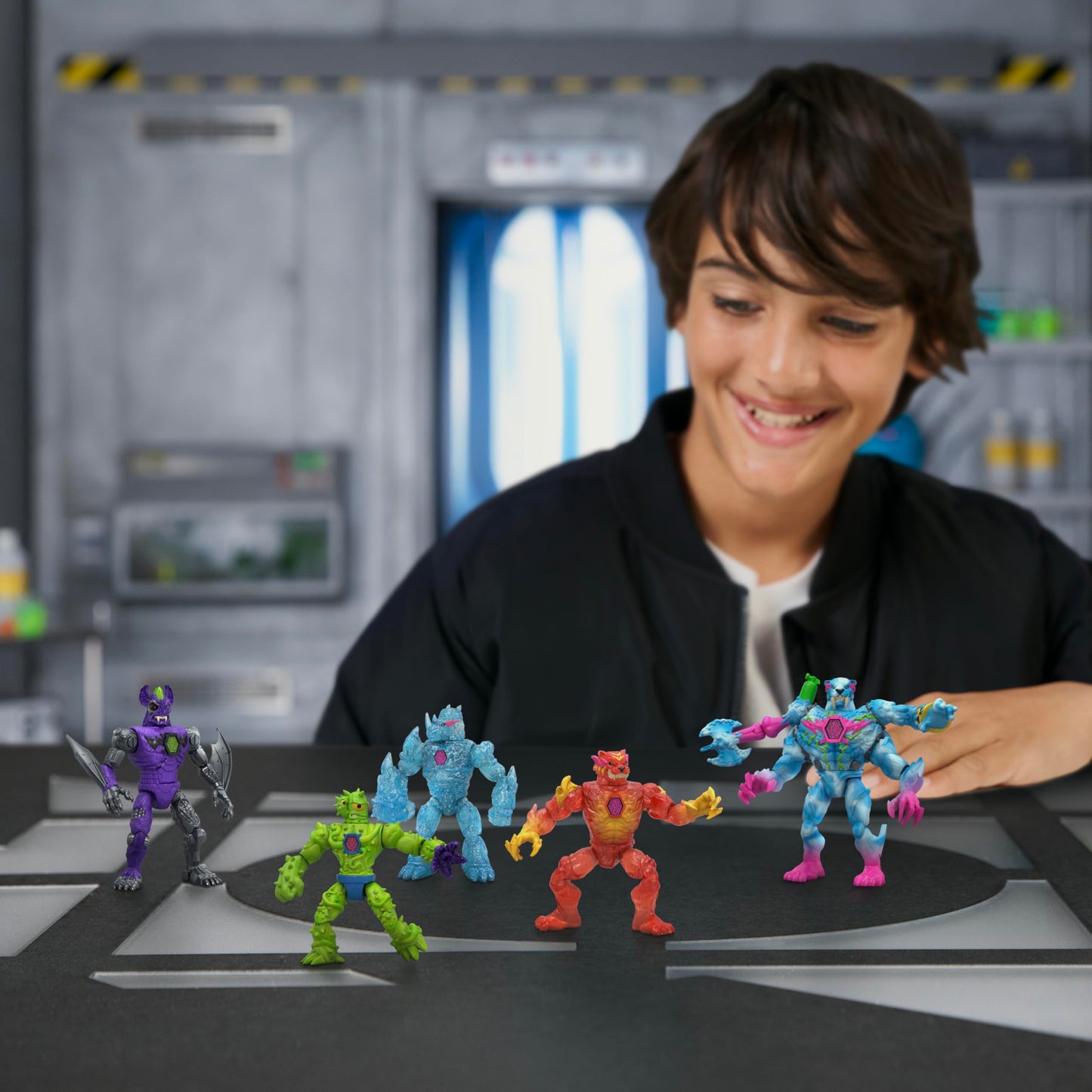 MRBEAST LAB Hybrids Mega Pack – Mix & Match 5 Action Figures, Reveal 30+ Beasts, Mega Torso Panther Experiment with Real Colors