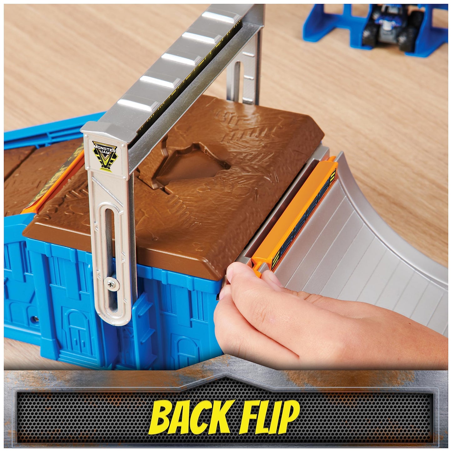 Monster Jam Mini Freestyle Flip Arena Playset and Storage with 2 Mini Trucks, Kids Toys for Boys and Girls Ages 3 and up