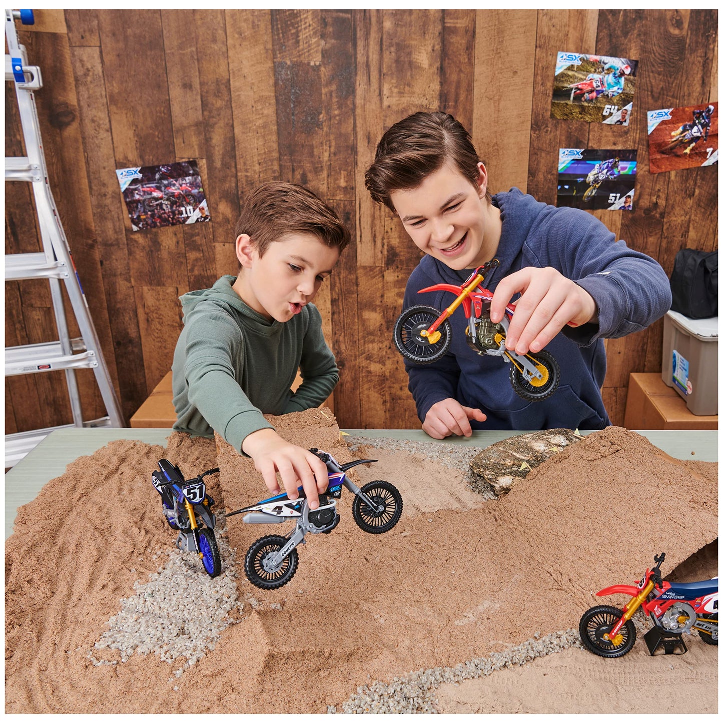 Supercross, Authentic Ricky Carmichael 1:10 Scale Collector Die-Cast Motorcycle Replica with Display Stand