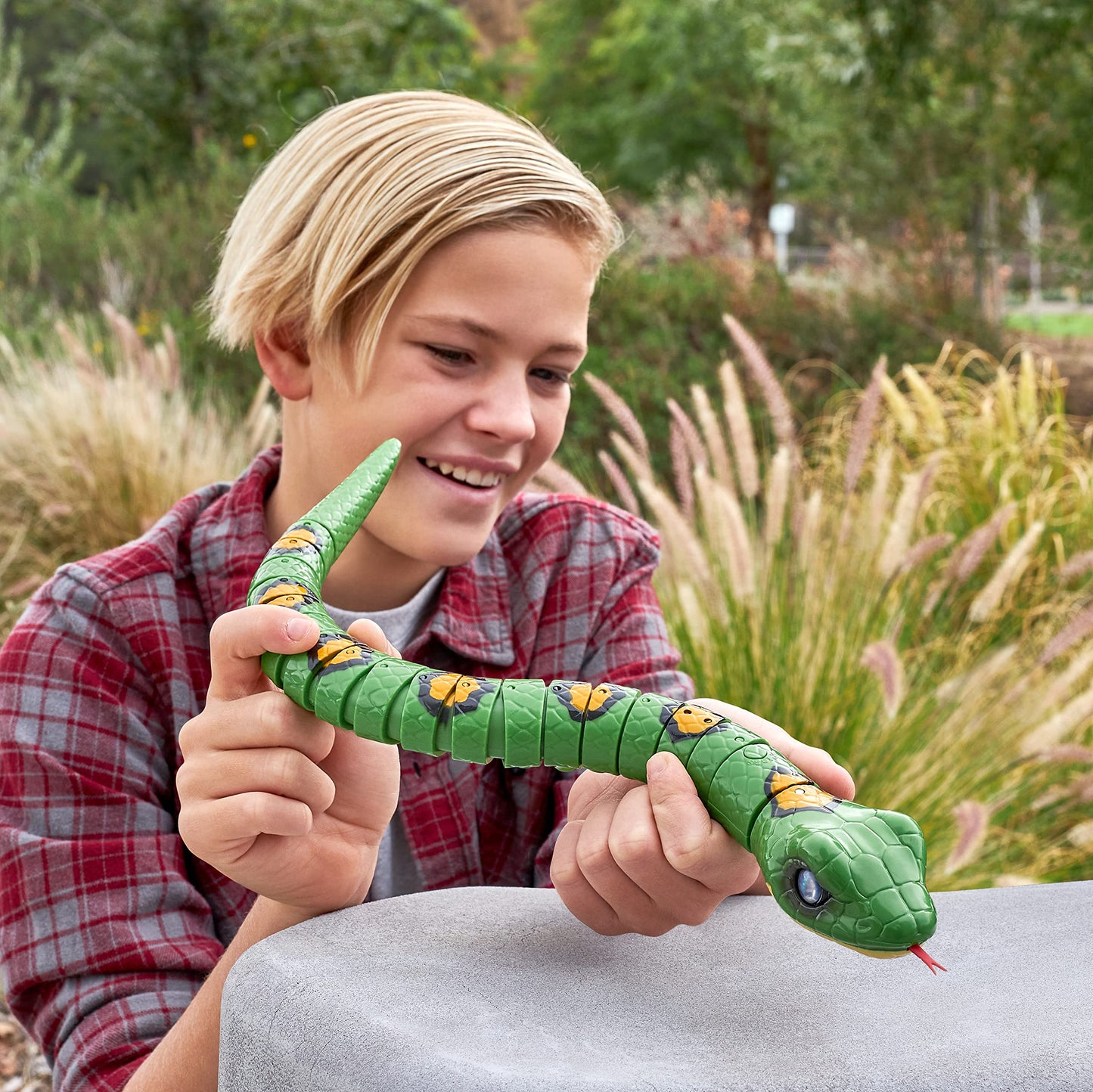 Robo Alive Slithering Snake Series 3 Green by ZURU Battery-Powered Robotic Light Up Reptile Toy That Moves (Green),7150B