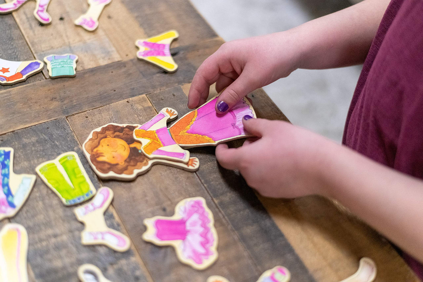 Bendon TS Shure Daisy Girls 40-Piece Wooden Magnetic Dress Up Doll 50463