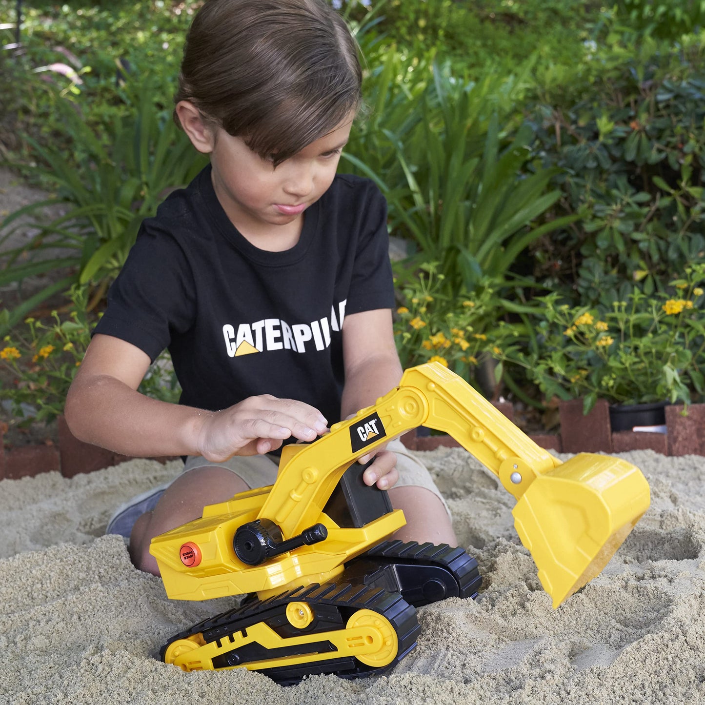 CAT Construction Toys Power Haulers Excavator – Yellow Construction Vehicle with Motion Drive, Lights & Sounds for Kids 3+
